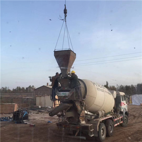 麒麟区“精准瞄准”—— 吊车的 “定位导航” 技术