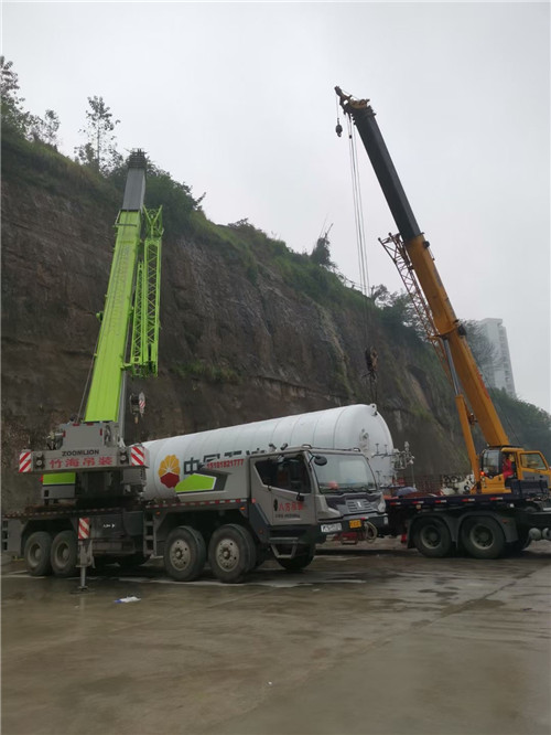 麒麟区“不怕风雨冻”—— 吊车的 “恶劣环境适应” 技术
